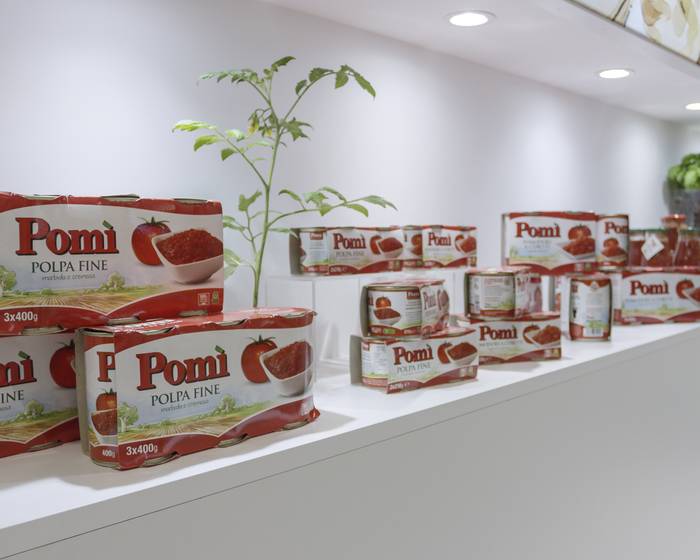 Sur les tables des cinq continents, « O Così. O Pomì » !