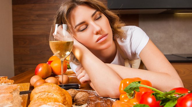 Eating well to sleep better and not gain weight