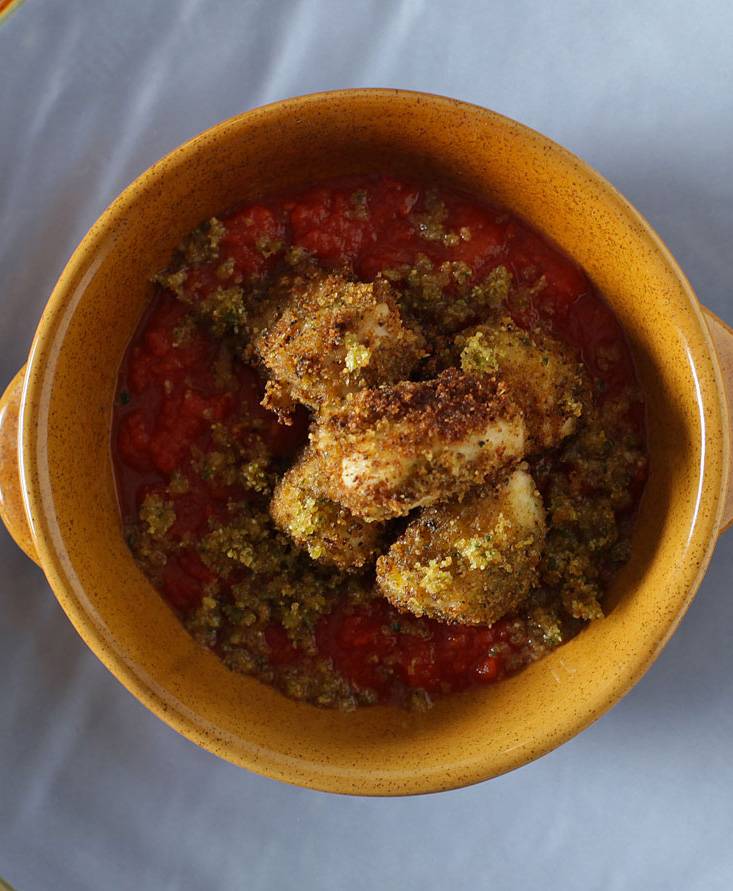 トマトソース仕立てのロマーニャ風チキンブレスト