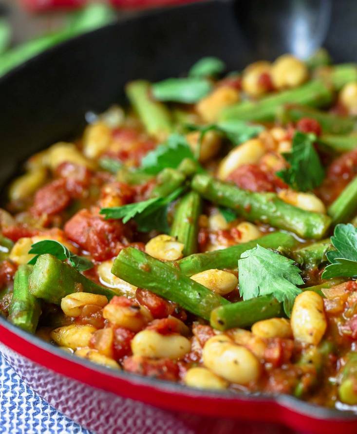 Asparagus Tomato and White Beans