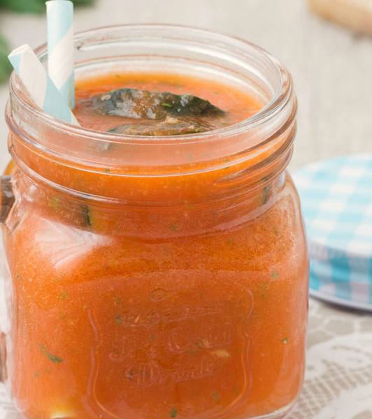 Bevanda al pomodoro, cetriolo e sedano