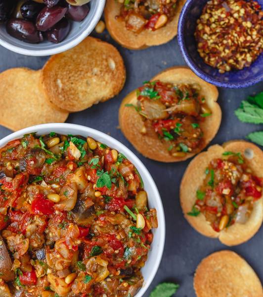 Bruschetta de berenjena asada