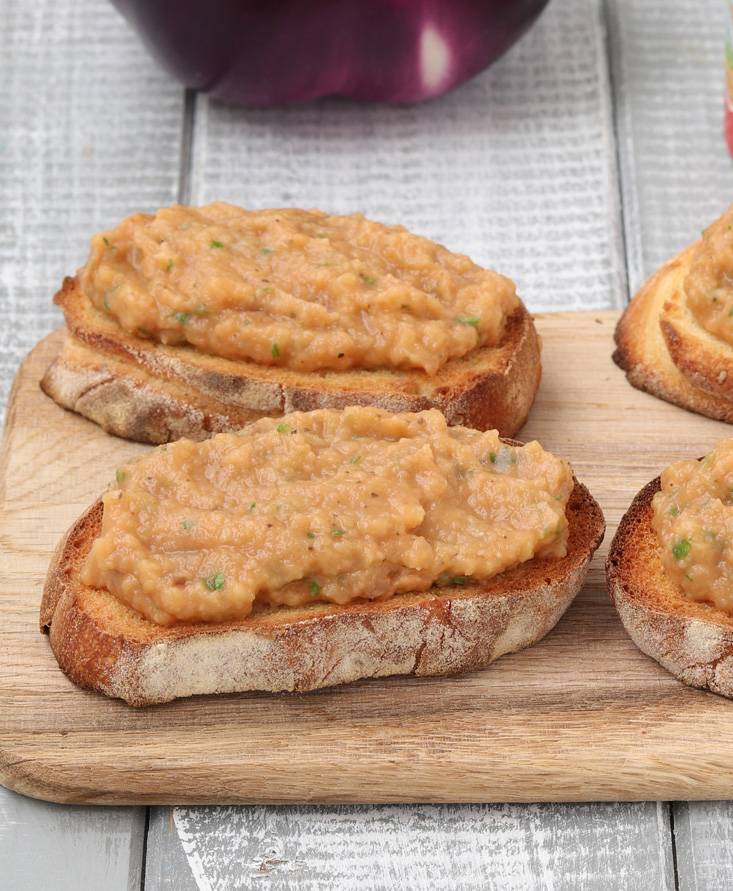 Bruschette con crema di melanzana