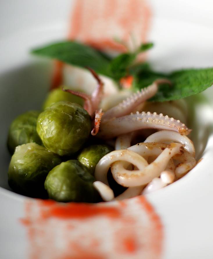 ミニキャベツとイカのさっぱりサラダ