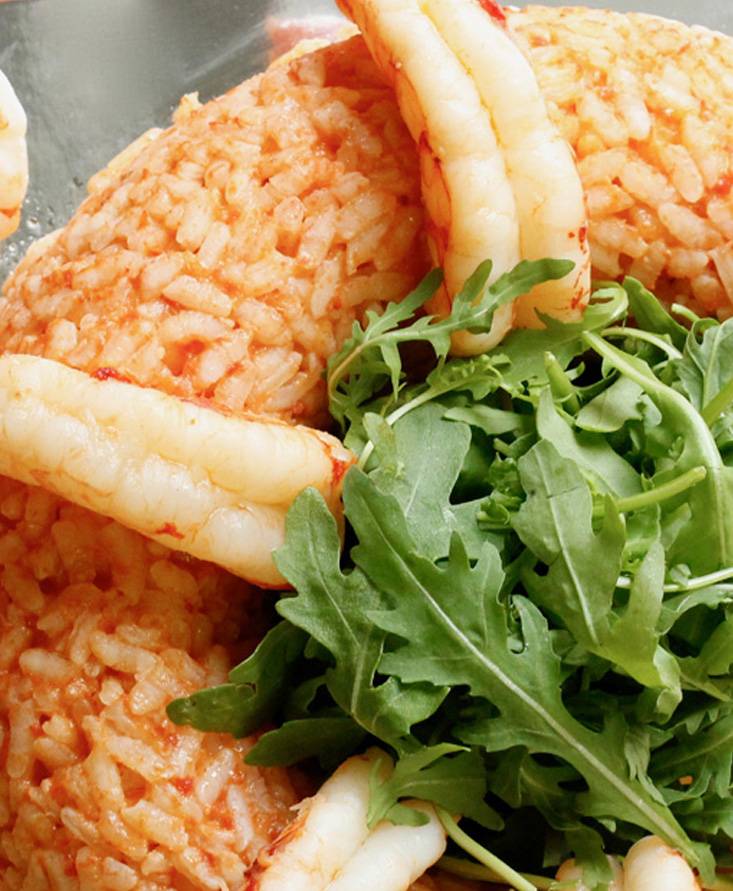 Corona di riso con rucola e gamberi