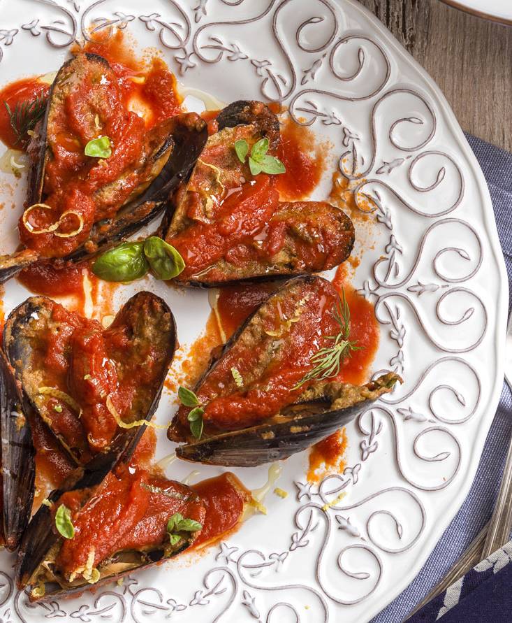 Moules farcies sur réduction de tomates