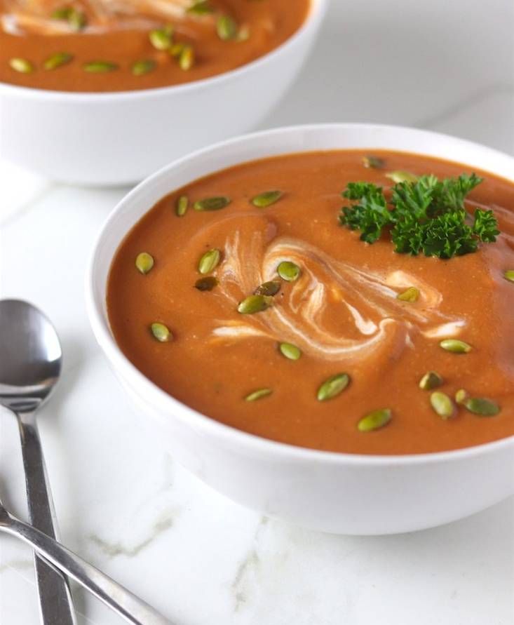 Sopa cremosa de calabaza y tomate