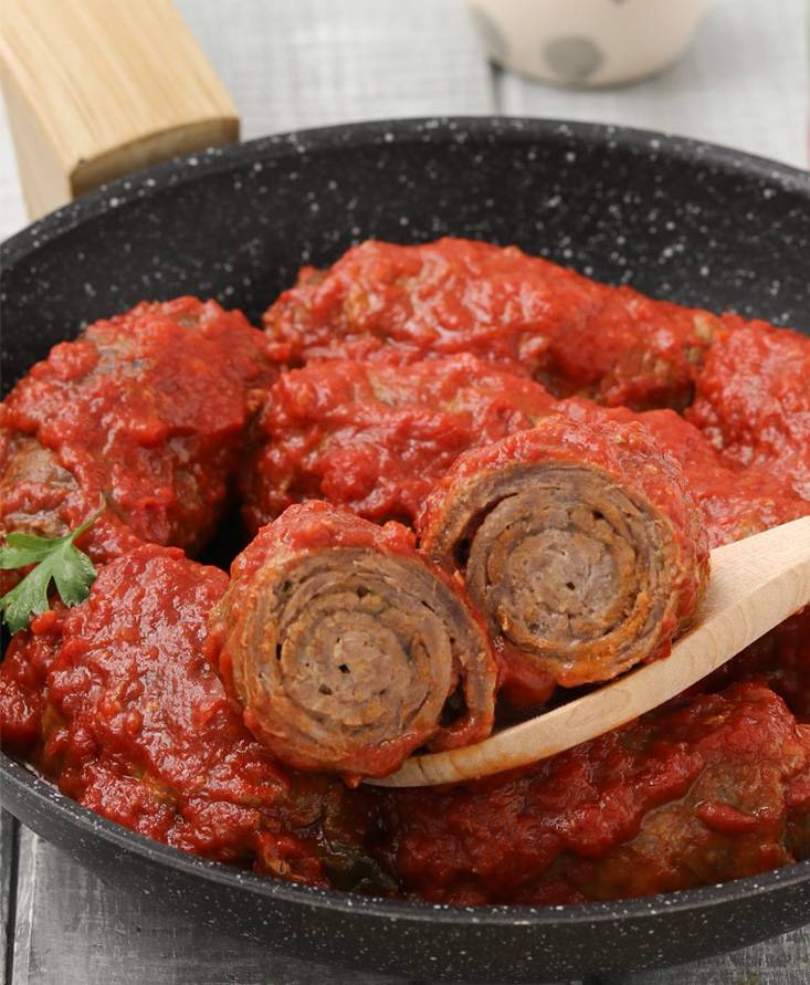 Involtini di carne al sugo