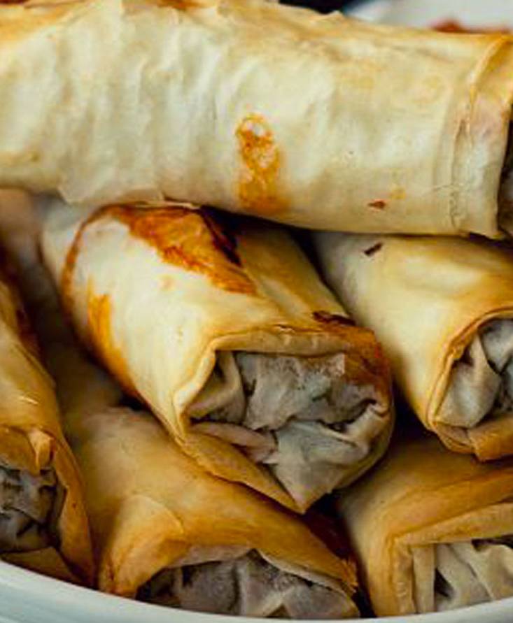 Involtini con piselli al pomodoro, peperoni e patate