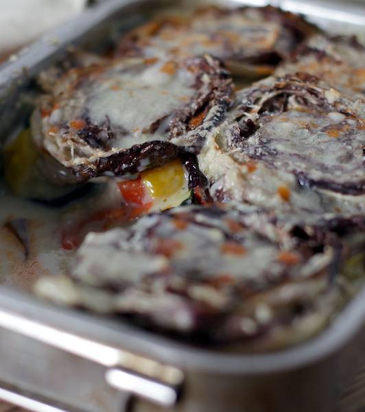 Millefoglie di verdure alla besciamella di soia e salsa di pomodoro biologico