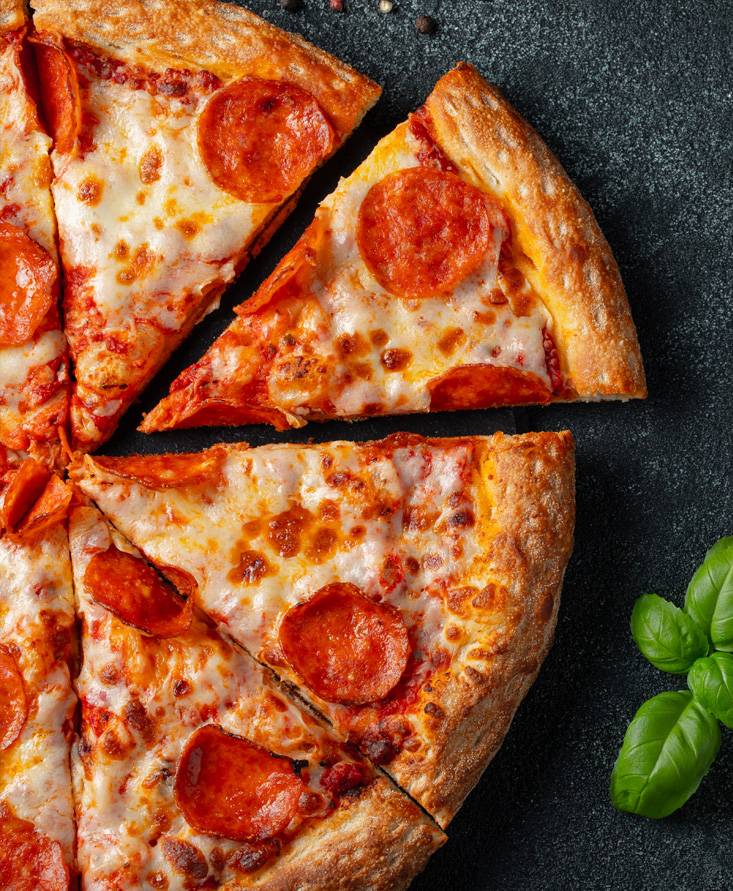 Pizza margherita al salame