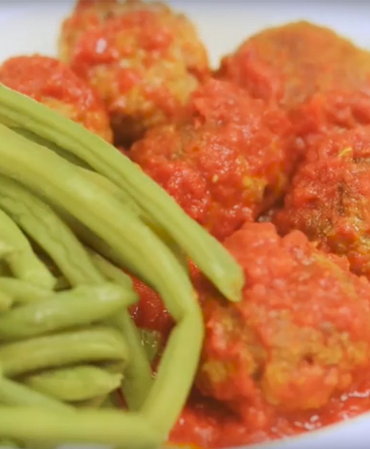 Polpette di manzo, sugo e fagiolini