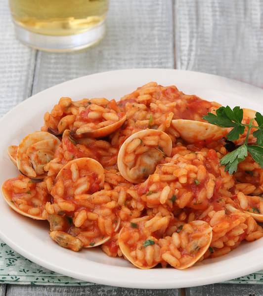 Risotto con vongole al pomodoro