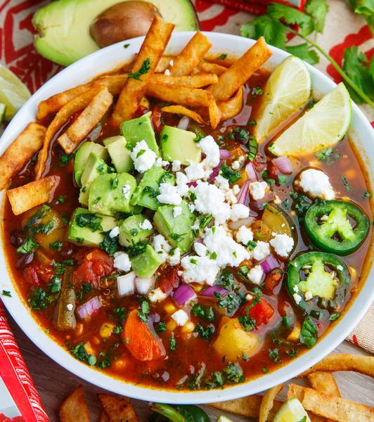 Sopa de verduras mexicana