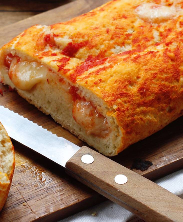 Strudel ai tre formaggi  con pomodoro Pomi