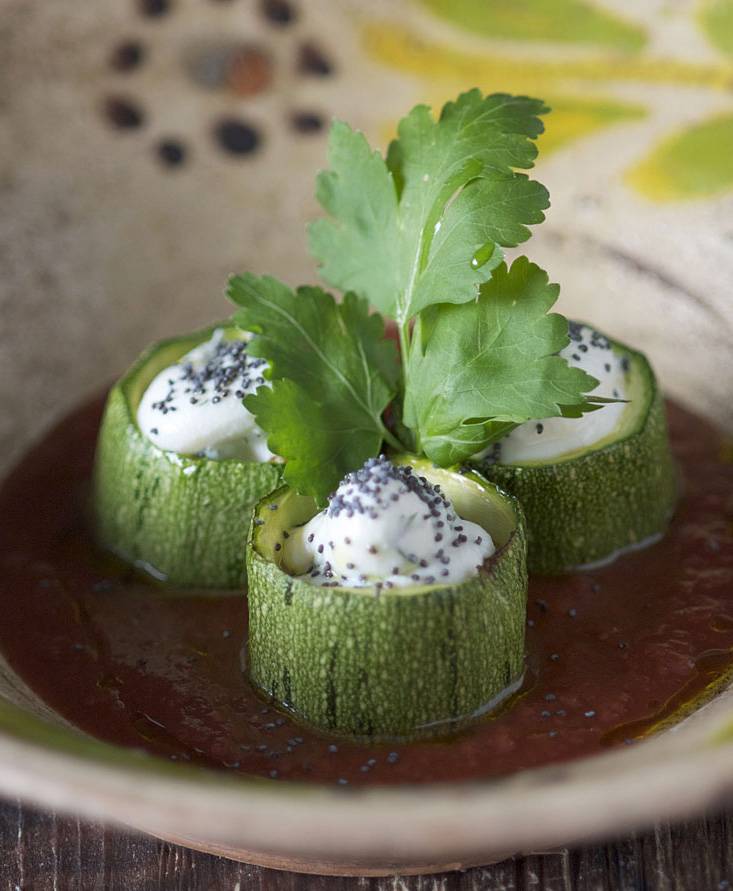 Zucchini with cheese, tomato, thyme and poppy seed stuffing