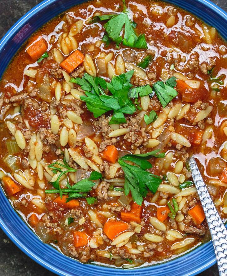 Sopa sencilla de cebada con carne de ternera