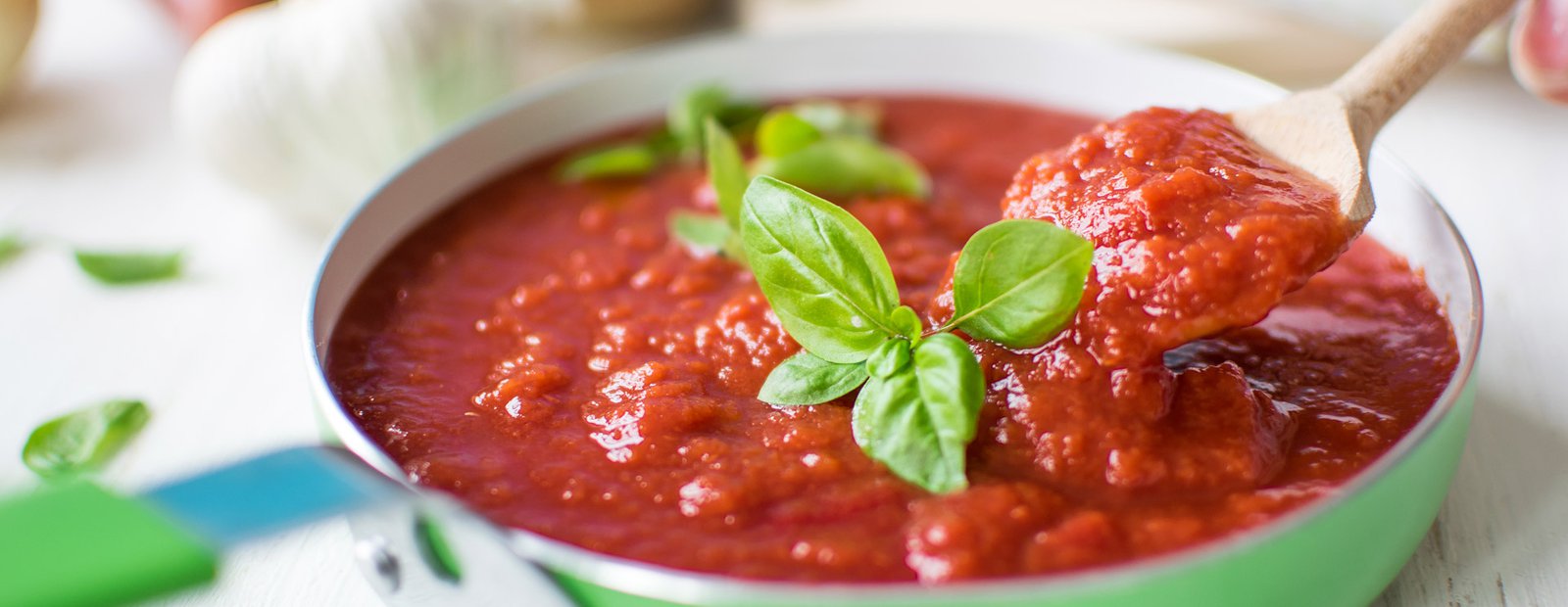 How to prepare the perfect sauce: the secrets of Italian chefs