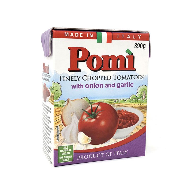 Pomì Finely chopped tomatoes with onion and garlic